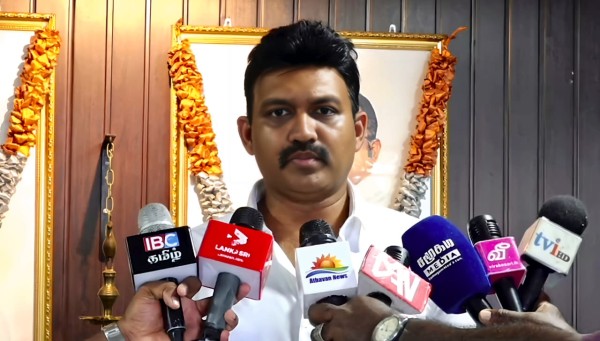 பாதிக்கப்பட்ட மலையக மக்களுக்கு தற்காலிக வீடுகளை அமைக்கத் திட்டம்! - செந்தில் தொண்டமான் 